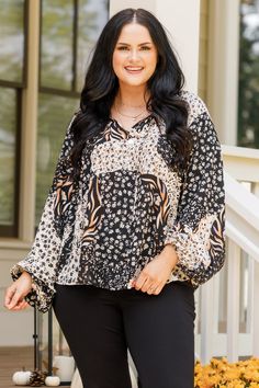 Chic Soul plus size clothing, black floral patterned blouse with balloon sleeves Stylish Workwear, Workwear Wardrobe, Everyday Chic, Chic Look, Model Fits, Blouse Black, Black Blouse, Affordable Fashion, Wardrobe Essentials