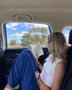 pic inspo - road trip Annabeth Chase Aesthetic, Freetime Activities, Annabeth Chase, Reading A Book, Rory Gilmore, Girl Reading, Summer Dream, Percy Jackson And The Olympians, Book Girl