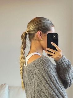 Scandi Hair, Hair Updos Easy, Aesthetic Blonde Hair, Blonde Girl Aesthetic, Coastal Grandma Aesthetic, Coastal Granddaughter Aesthetic, Grandma Aesthetic, Easy Hair Updos