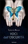 two hands holding a key with the words voci dalloscuria