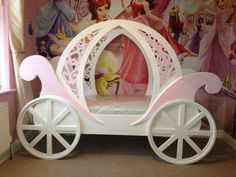 there is a bed made to look like a princess carriage