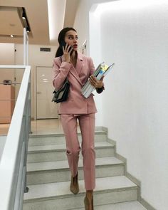 Look Working Girl, Lawyer Fashion, Lawyer Outfit, Business Photoshoot, Girl Boss Style, Future Lifestyle, 인물 사진, Professional Outfits, Business Attire