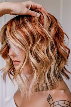 23 Stunning Winter Hair Color Ideas for Blondes 2024-2025: Balayage, Lowlights & Ombre" Copper And Blonde Hair, Blonde Hair With Copper Lowlights, Blonde Caramel Highlights, Winter Hair Colour For Blondes, Balayage Lowlights, Reddish Blonde Hair, Funky Hair Colors, Winter Blonde, Winter Hair Color Ideas