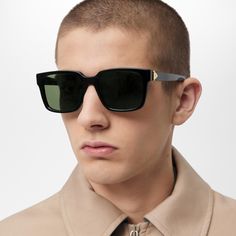 LOUIS VUITTON® - Lv Glide Sunglasses - Black Louis Vuitton Evidence Sunglasses, Transparent Sunglasses, Sunglasses Mens, Louis Vuitton Sunglasses, Blue Sunglasses, Visual Texture, Shades Sunglasses, Louis Vuitton Official, Louis Vuitton Men