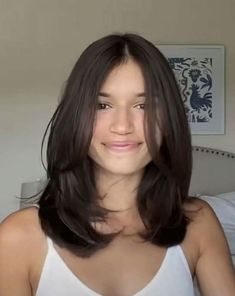 Collar Bone Length Hair Cuts, Brunette Shoulder Length Hair, Collar Bone Hair, Collarbone Length Hair, One Length Hair, Face Framing Hair, Look Formal, Medium Short Hair