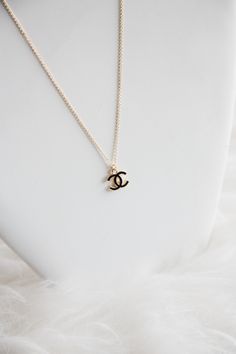 Channel Accesories, Expensive Jewelry Luxury Necklaces, Collar Chanel, Channel Necklace, Expensive Necklaces, Channel Jewelry, Expensive Jewelry Luxury, Chanel Necklace