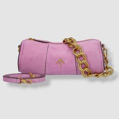 $421 Manu Atelier Women's Pink XX Mini Cylinder Suede Shoulder Purse Bag Description Manu Atelier XX Mini Cylinder suede shoulder bag Item Color: Cyclamen Height: 9cm Width: 22cm Depth: 9cm Strap drop: 54cm Handle drop: 15cm Detachable leather strap Fixed metal chain top handle Top zip closure Front metal logo detail Gold-colored metal hardware Composition: 100% Lamb Dust bag included About Us We sell only 100% authentic clothing from new with tags to gently used. We have a 100% authentic or money back guarantee on every item we sell. Items are listed daily so make sure to put us on your favorite! We have been in business for over 10 years selling tens of thousands of designer items. We strive to meet your designer needs at a quality price! Payment Shipping Returns Payment accepted via pay Chain Top, Designer Items, Metal Logo, Purse Bag, Shoulder Purse, Metallic Logo, Metal Hardware, Sell Items, Metal Chain