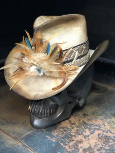 "Vintage Rare Custom Hat , \" Reward\" All our hats are made to order ,we only use beaver Fur felts and we offer blends or 100%. The accessories as well as the bands that N.T.T.E uses for each individual customization are the result of a research of rare vintage pieces. N.T.T.E is a Fashion brand inspired from bohemian /rock n roll vibes . Each hat is a unique piece created from the research of vintage accessories and original designs, tailored specifically for each customer. Please before to or Custom Fur Felt Brimmed Hat Bands, Custom Fur Felt Hat Bands For Rodeo, Custom Brimmed Fedora For Western-themed Events, Custom Brimmed Hat For Country Events, Custom Flat Brim Hat For Western-themed Events, Custom Short Brim Fedora For Western-themed Events, Brown High Crown Fedora For Kentucky Derby, Made-to-order Western Hat With Short Brim, Western Short Brim Hat Made To Order