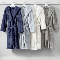 Get cozy after a warm bath or shower with this supersoft Sherpa robe. Full of style and comfort, this solid layer will make you feel like you're having an instant spa day. Pajamas Teen, Teen Pajamas, Teen Gift Ideas, Teen Gift Guide, Faux Fur Bean Bag, Bright Quilts, Textile Manufacturing, Cool Gifts For Teens, Gifts For Teen Boys