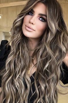 New Fall Hair Colors 2022 Brunette, Long Brunette Balayage Hair, Fall Hair Colors 2022 Trends Blonde, Hair Color Trends Fall 2022, Hair Color Ideas For Brunettes Fall, Hair Color Ideas 2022 Fall, Burnette For Fall, Latest Hair Color Trends 2022, Trending Hair Color For 2022