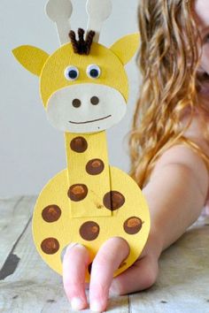 Puppet Crafts, Summer Crafts For Kids, Paper Plate Crafts, Eric Carle, Paper Towel Roll Crafts, Finger Puppets