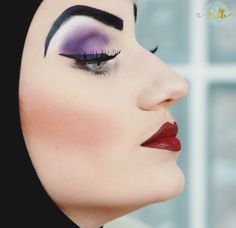 Snow White Queen Makeup, Evil Queen Eye Makeup, Evil Queen Snow White Makeup, Evil Queen Hair, Evil Queen Makeup Halloween, The Evil Queen Costume, Evil Queen Makeup Tutorial, Evil Queen Makeup Snow White, Evil Queen Costume Ideas