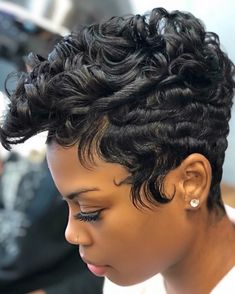 J Style, Easy Hairstyles For School, Diva Style, Fabulous Hair, Shorter Hair, Wavy Hairstyles, Pin Curls