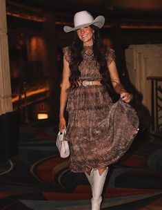 Chic Western Outfits Party, Country Cowboy Outfits, Elegant Cowboy Outfit Women, Fancy Western Dress, Western Outfits Women Birthday, Country Party Theme Outfit, Rodeo Gala Outfit, Texas Glam Outfit, Dressy Western Outfits Women Stylish