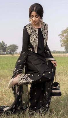 Angrakha Style, Designer Salwar Kameez, Pakistani Formal Dresses, Desi Fashion Casual, Pakistani Fancy Dresses, Pakistani Dresses Casual, Beautiful Pakistani Dresses, Designer Salwar, Bridal Dress Fashion