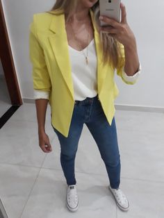 Yellow Coat Outfit, Ootd Formal, Outfit Western, Outfit Blazer, Yellow Coat, Yellow Blazer, Outfit Mujer, Converse White