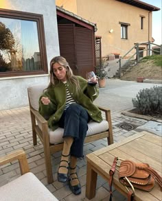 Colorful Put Together Outfit, Casual Fall Dress Outfit, Scotland Street Style, Fall Winter Outfits Work, Mode Style Anglais, Winter 23, Classy Fashion, Outfit Trends, Fall Fits