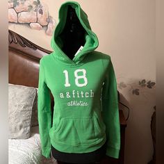 Abercrombie Fitch Pullover Girls Size Xl Cozy Fit Green Top For Spring, Spring Green Cozy Fit Top, Fitted Green Cotton Sweatshirt, Green Fitted Casual Sweatshirt, Fitted Green Cotton Hoodie, Patchwork Hoodie, Abercrombie Girls, Plaid Hoodie, Camo Hoodie