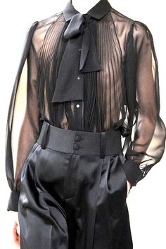 Tie Streetwear, Streetwear 2024, Streetwear 2023, Incerun Men, Bouchra Jarrar, Masc Outfits, Casual Tie, Pleated Shirt, Zoe Kravitz