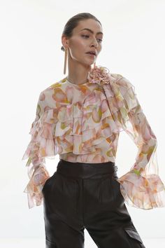 Floral Chiffon Corsage Ruffle Blouse | Karen Millen Romantic Style Personality, Floral Blouse Outfit, Summer Blouse Outfit, Dresses For Parties, Floral Chiffon Blouse, Flower Print Blouse, Intricate Beading, Ladies Clothes Fashion, Occasion Outfit