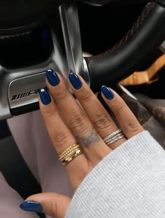 Hey there, gorgeous! Fall is here, and it's time to switch up your nail game. Simple Almond Dip Nails, Shellac Nail Inspiration, Fall Color Nails Dip, Light Nails Colors, Round Nails Colors, Gel Shellac Nails Summer, Nail Inspo Fall Almond, Dip Nail Ideas Blue, Nail Ideas Plain Colors