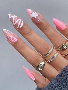 The Ultimate Halloween Nails Inspiration Pink Halloween Nails Almond Shape, Girly Halloween Nails, Pastel Halloween Nails, Halloween Nails Pink, Spooky Manicure, Anna Nails, Slay Nails, Pink Halloween Nails, Epic Nails