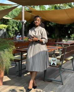 Church Inspo Outfits, Plaited Skirt Outfit, Classy Church Outfits For Women, Cute Sunday Outfits For Church, Sunday Dress Outfit Church, Plaited Skirt, Sheath Dress Work, Elegant Church Outfits, Corporate Outfits For Women