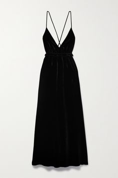 Ulla Johnson's 'Lavinia' gown is cut from opulent velvet that sways with your every move, making it perfect for fancy evening events. It has a plunging V-neckline and slim straps, which frame the alluring open back. The strip of pretty ruffles below the bodice beautifully emphasizes the floor-sweeping skirt. Preppy Inspo, Black Attire, Simply Dresses, Nye Outfits, Velvet Gown, Event Outfit, Dreamy Dress, Event Dresses, Ulla Johnson