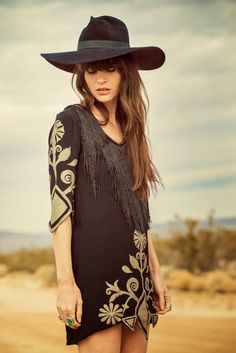 Bohemian Hat, Bohemian Diesel, Horse Dress, Mode Boho, Bohol, Festival Style, Adidas Hoodie, Looks Chic, In The Desert