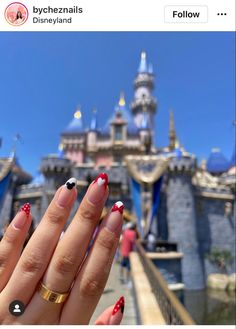 Magic Kingdom Nail Ideas, Disney Nails Valentines, Classy Disney Nails Acrylic, Disney Color Nails, Disney Universal Nails, Disney Valentine Nails, Valentine Disney Nails, Disney Nails Almond Shape, Disney Gel Nail Designs