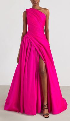 Guest Attire, Prom Dress Inspiration, Gala Dresses, Gorgeous Gowns, Beautiful Gowns, Couture Dresses, Fancy Dresses