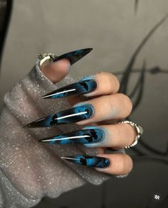 Blue Stiletto Nails, Silver Nail Designs, Nail Art Set, Nails For Women, Cat Air, Color Gradient