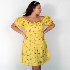 White Puffy Sleeve Dress, Poisonous Apple, Puffy Sleeve Dress, Picked Flowers, Disney Dress, Snow White Disney, The Seven Dwarfs, Yellow Skirt, No Evil