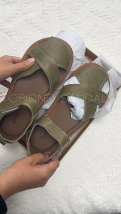 Obiono Shoes, Elegant Chunky Heels, Best Flats, Women Shoes Online, Retro Shoes, Green Beige, Comfortable Flats, Leather Shoes Woman, Comfortable Sandals