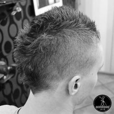 Old School Haircuts, Mohawk Hairstyle, Buzz Haircut, Beckham Hair, Interesting Hair, Black Boys Haircuts, Hairstyles For All Hair Types