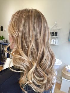 Summer Blonde Hair, Warm Scarves, Hairstyles For Layered Hair, Dark Blonde Hair, Blonde Hair Inspiration, Fresh Hair