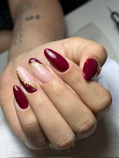 #unhasalongadas #vermelho #nails #nailart #unhasdegel #unhasvermelhas Gel Overlay, Popular Nails, Acrylic Gel, Nail Decorations, Nude Nails, Nails Nailart, Almond Nails, Red Nails