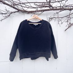 Spring Sweatshirt, Lifestyle Clothing, Blue Waves, White Shorts, Short Sleeve Tee, Sweatshirts, How To Wear, Clothes, Black