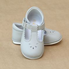 Angel Baby Girls Gray Scalloped Perforated Mary Jane - Petitfoot.com Spring Closed Toe Mary Janes For School, Spring Mary Janes For School With Closed Toe, Spring School Mary Janes With Closed Toe, Spring Season Mary Janes For School With Closed Toe, Cute Baby Shoes Girl, Baby Closets, Shoes For Baby Girl, Vintage Baby Shoes, Baby Bunny Shoes