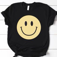 Nwot T Shirt Cotton Smiley Face T-shirt With Crew Neck, Trendy Short Sleeve T-shirt With Smiley Face, Smiley Face Short Sleeve Streetwear T-shirt, Affordable Short Sleeve T-shirt With Smiley Face, Cheap Smiley Face Short Sleeve T-shirt, Yellow Black, Black N Yellow, Shirt Color, Colorful Shirts