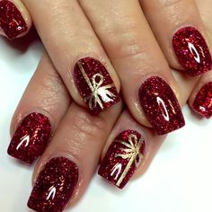 Cute Christmas Nails Design, Christmas Nails Summer, Christmas Nails Design Ideas, Christmas Short Nails Design, Square Acrylic Nails Christmas, Red And Glitter Nails, Christmas Nail Art Red, Short Square Christmas Nails, Christmas Design Nails