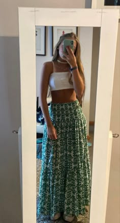 Surfergirl Style, Europe Outfits, White Skirt, Looks Style