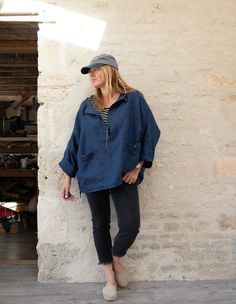 Lightweight and sporty style natural linen tunic work shirt.  Big pockets!  - I find these so essential nowadays! Effortlessly cool in wide cut. Round zip front neckline with popper stud finish.  Dolman style sleeve. ✔️A lightweight  alternative to a sweatshirt  ✔️ Practical and durable indoor and outdoors. ✔️Perfect loungewear - even for gardening, boating, hiking, dog walks etc  ✔️Great layering piece ✔️Casual chic at it `s best!  ➡️ Sleeve is 3/4 length rolled style ➡️ Sturdy quality metal zi Casual Flax-colored Top With Pockets, Casual Flax Top With Pockets, Casual Linen Tops For Fall, Relaxed Fit Flax Top With Pockets, Casual Flax-colored Relaxed Fit Tops, Linen Lagenlook Tops With Pockets, Flax Relaxed Fit Top For Fall, Oversized Lagenlook Top With Pockets, Indigo Relaxed Fit Top With Pockets