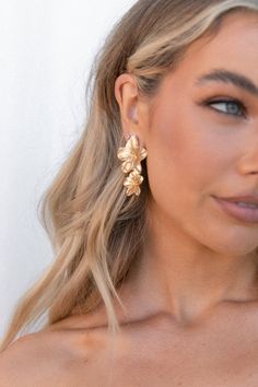 Alexa Flower Earrings - Gold - Petal & Pup USA Prom Gold, Earrings Outfit, Flower Earrings Gold, Formal Earrings, Glam Earrings