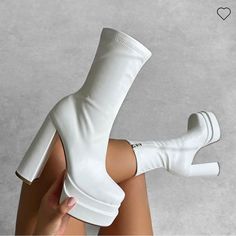 Steve Madden White Platform Boots, White Heel Boots, White Platform Boots, White Platform Heels, Martha White, Mode Kylie Jenner, Platform Boots Women, White Ankle Boots, White High Heels