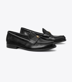 Classic Loafer: Women's Designer Flats | Tory Burch French Wardrobe Basics, Tory Burch Loafers, Fall Winter Style, Stacked Heel Boots, Fashion Jackson, Designer Flats, Wardrobe Classic, High Standards, Footwear Design Women