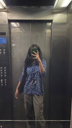 #shorthairstyles #toteaesthetic #officewear #shortkurtis  #elevatorselfie Casual Head Covering, Desi College Outfits Indian, Indian Everyday Outfit, Desi Wear Aesthetic, Desi Dresses Casual, Indian Casual Outfits For College, Ethnic Day Outfits, Desi Fits Casual, Desi Fashion Casual Jeans