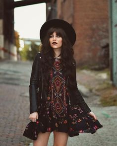 looks-goticos Looks Hippie, Dark Bohemian, Look Hippie Chic, Bohemian Goth, Winter Mode Outfits, Estilo Hipster, Look Boho Chic, Look Grunge, Mode Hippie