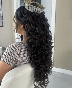 Quince Hair, Sweet 16 Hairstyles, Quinceanera Makeup, My Quinceanera, Quince Stuff, Red Quince, Quinceanera Planning, Quinceañera Ideas, Blue Quince