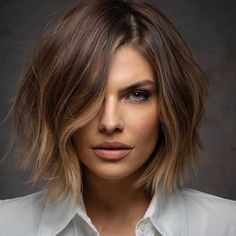 Idées coiffure 40 ans : voici les coupes à adopter pour qu'on vous donne 10 ans de moins ! - Grazia Overnight Beauty Hacks, Kort Bob, Hair Dye Colors, Hair Envy, Great Hair, Hair Cut, Hair Dos, Balayage Hair, Bobs Haircuts